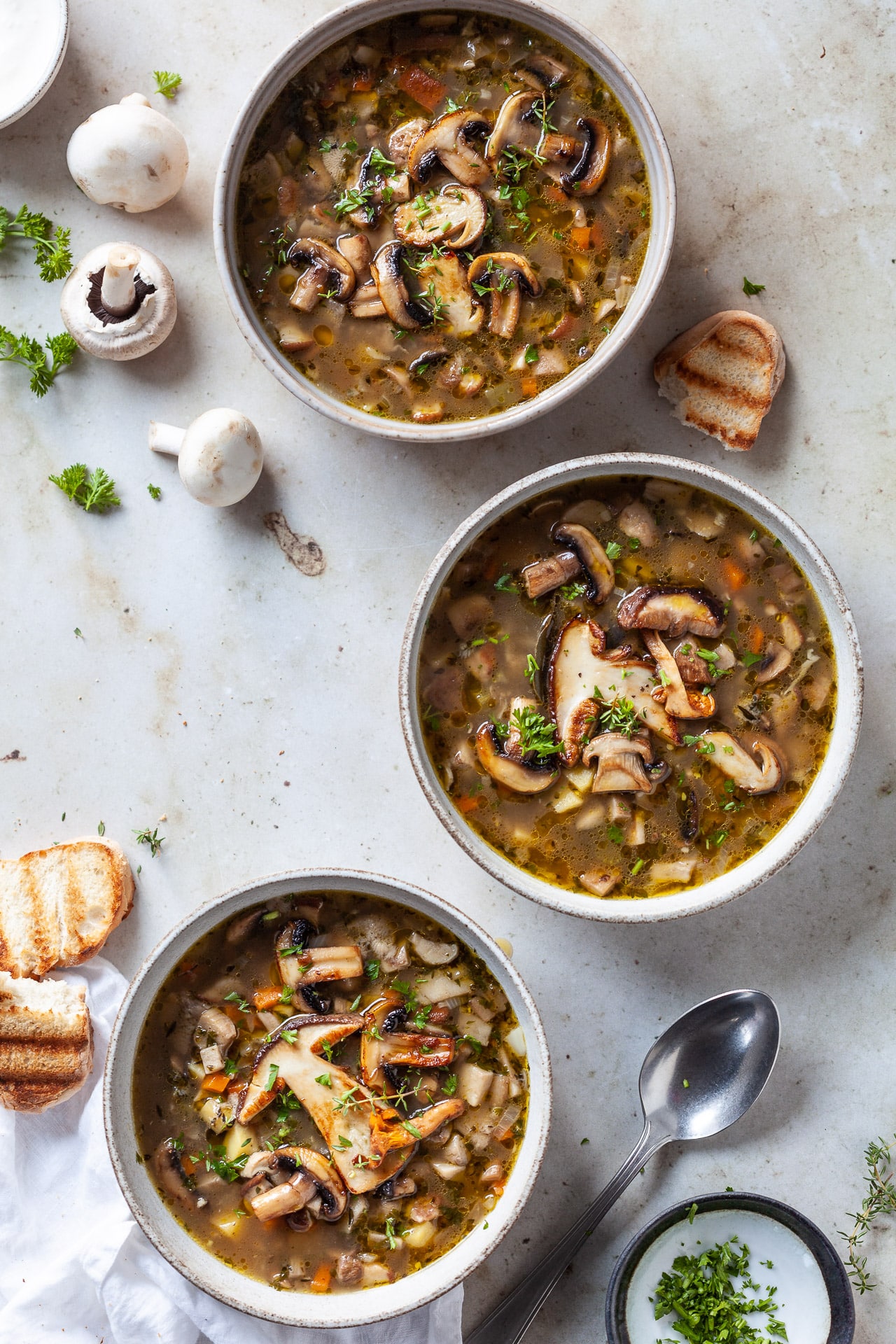 Easy Vegan Mushroom Soup