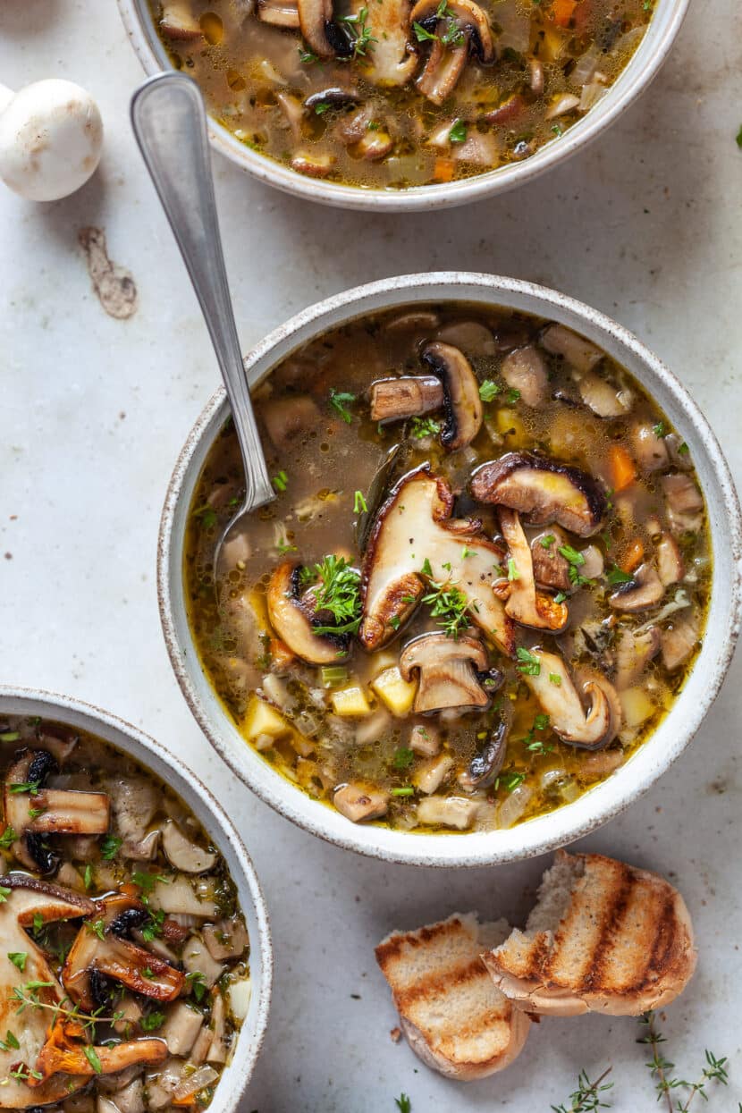 Easy Vegan Mushroom Soup