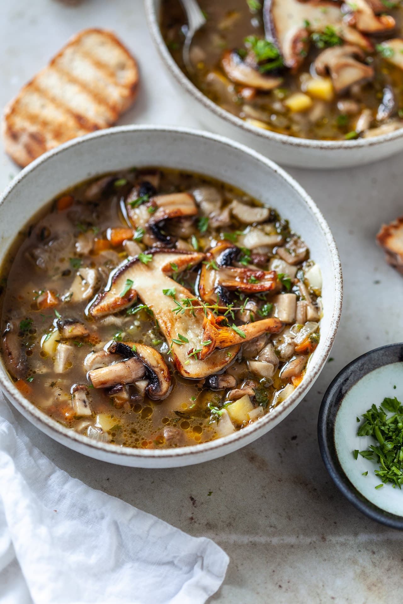 Easy Vegan Mushroom Soup