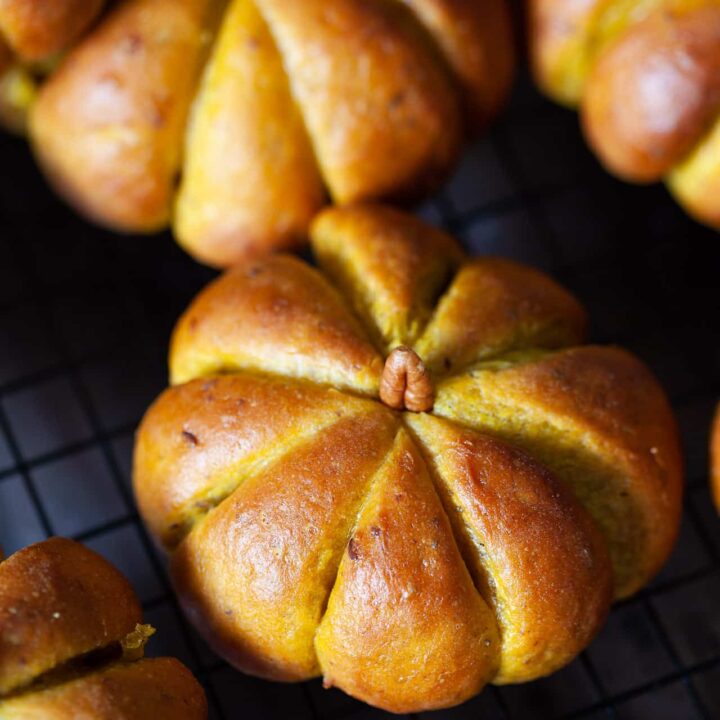 Vegan Pumpkin Bread Rolls Recipe