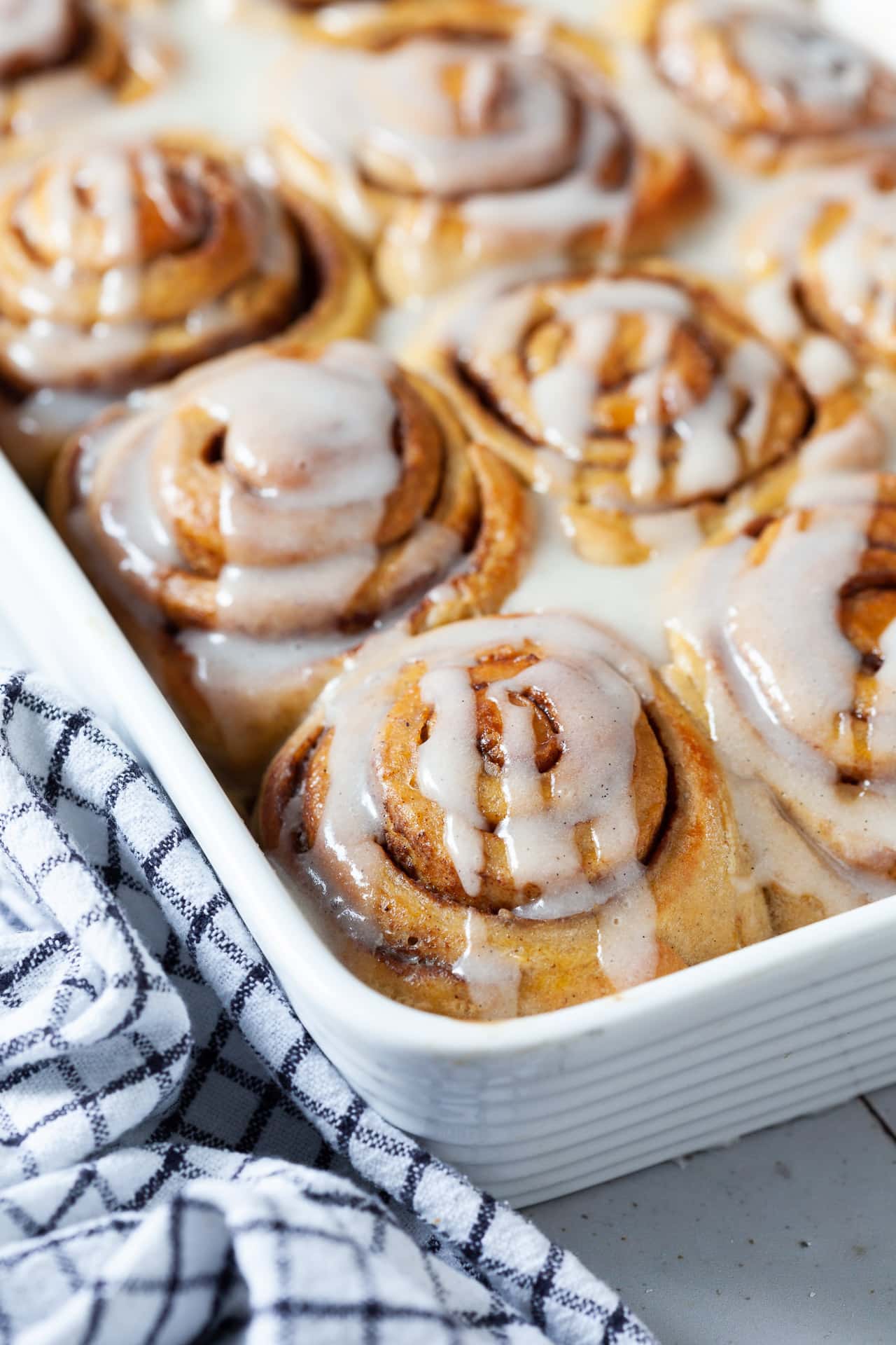 Vegan Pumpkin Spice Cinnamon Rolls