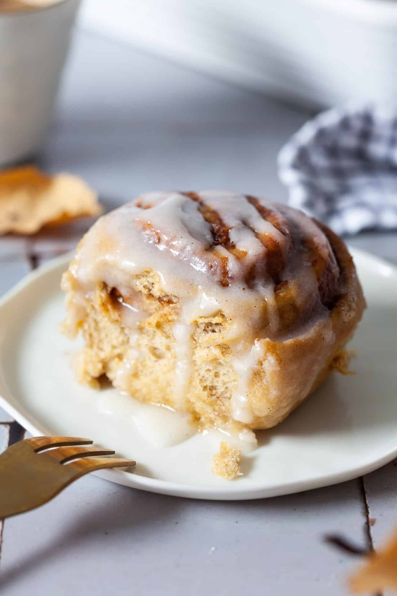 Vegan Pumpkin Spice Cinnamon Rolls