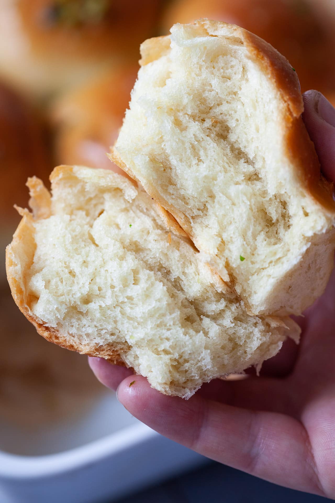 Vegan Garlic Butter Dinner Rolls