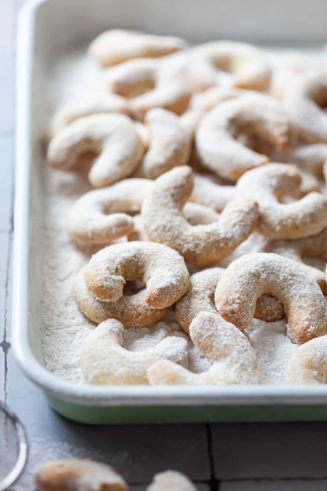 Vegan Vanilla Crescent Cookies (Vanillekipferl)