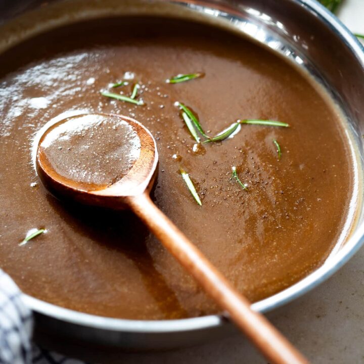 Easy Vegan Onion Gravy