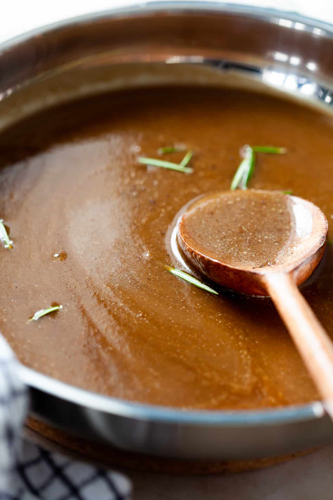 Easy Vegan Onion Gravy