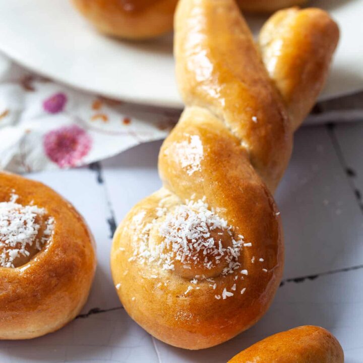 Vegan Easter Bunny Rolls Recipe