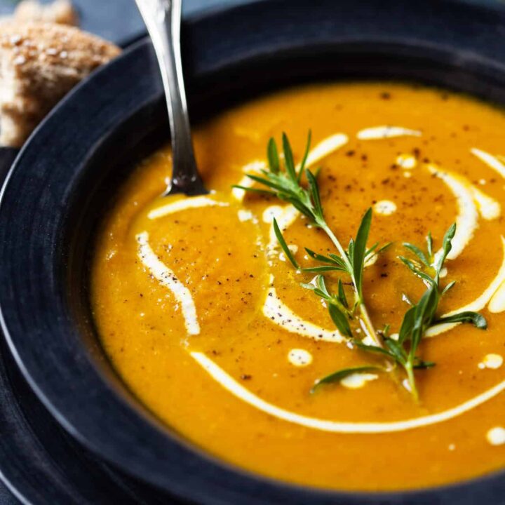 Vegan Roasted Carrot Soup