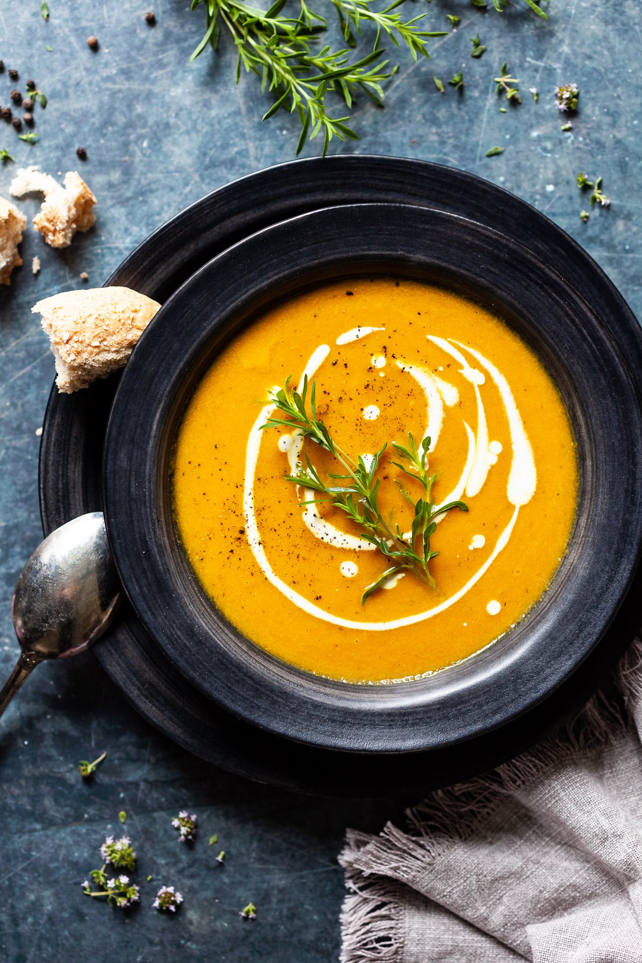 Vegan Roasted Carrot Soup