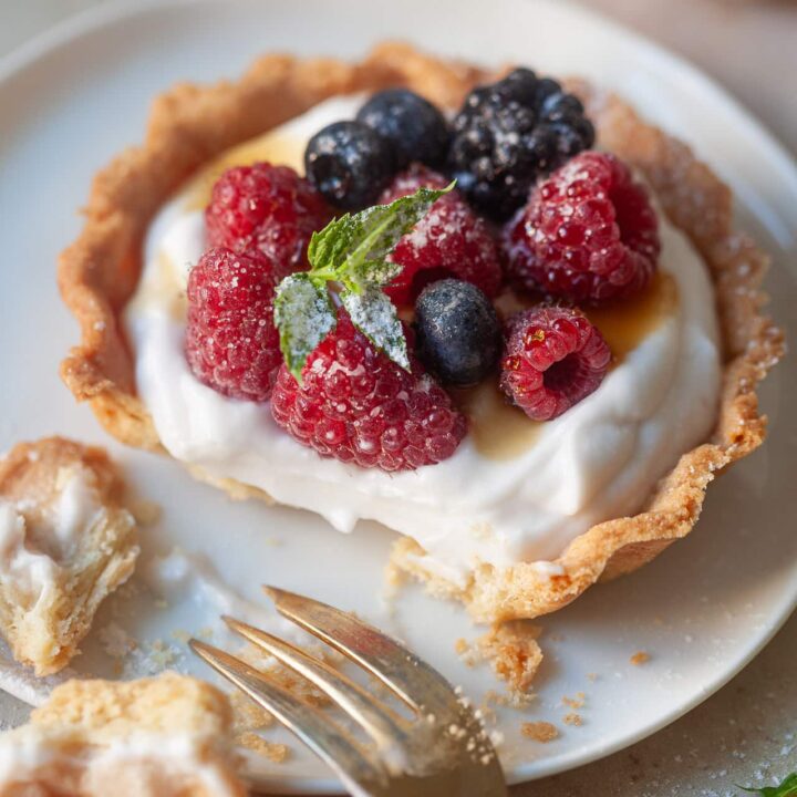 Vegan Berry Yogurt Tarts