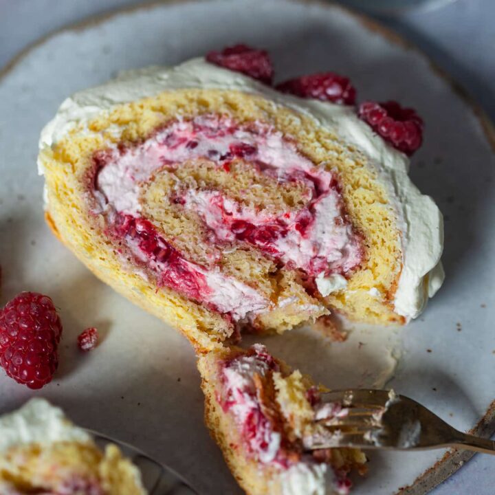 Raspberry Swiss Roll Cake