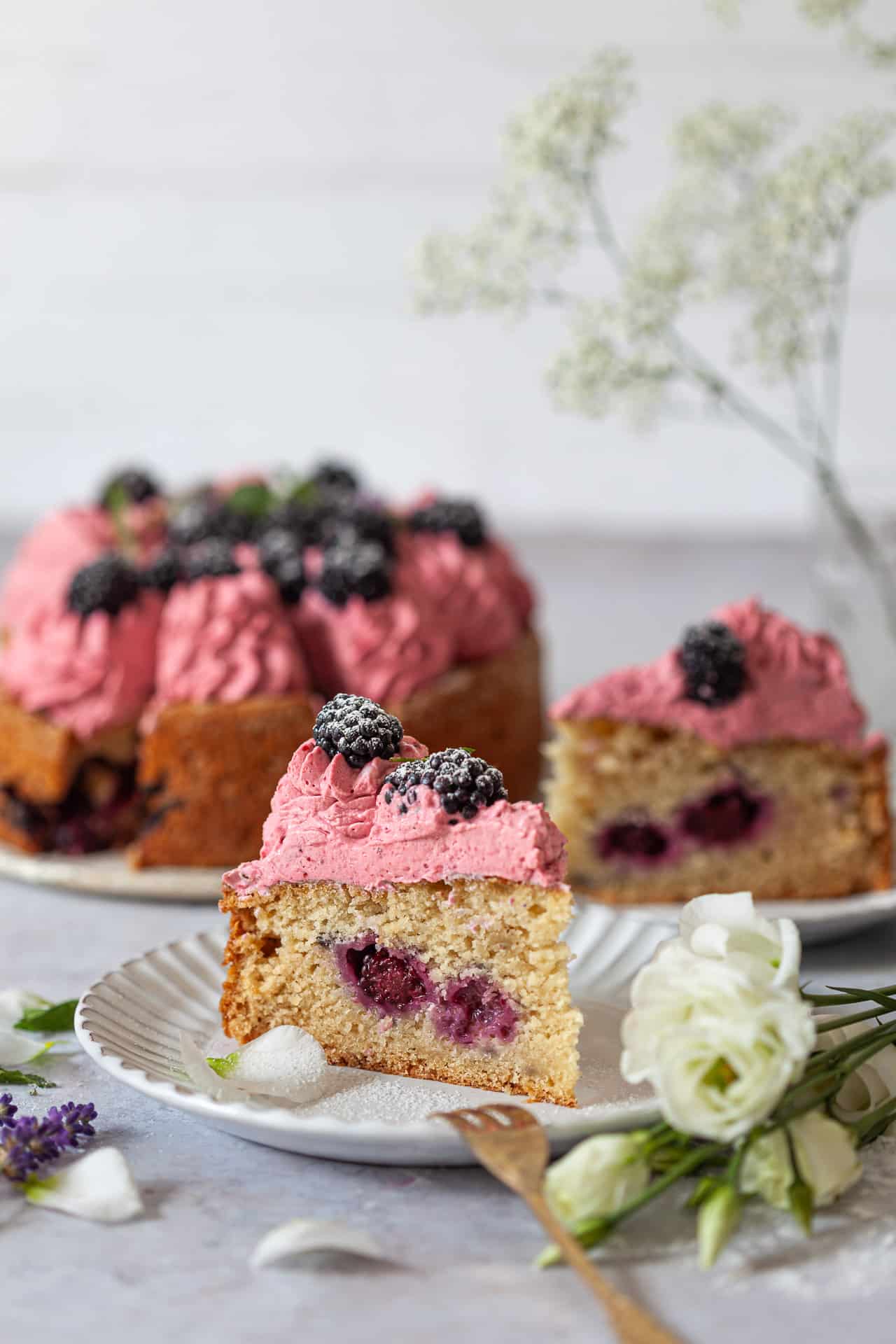 Easy Blackberry Yogurt Cake