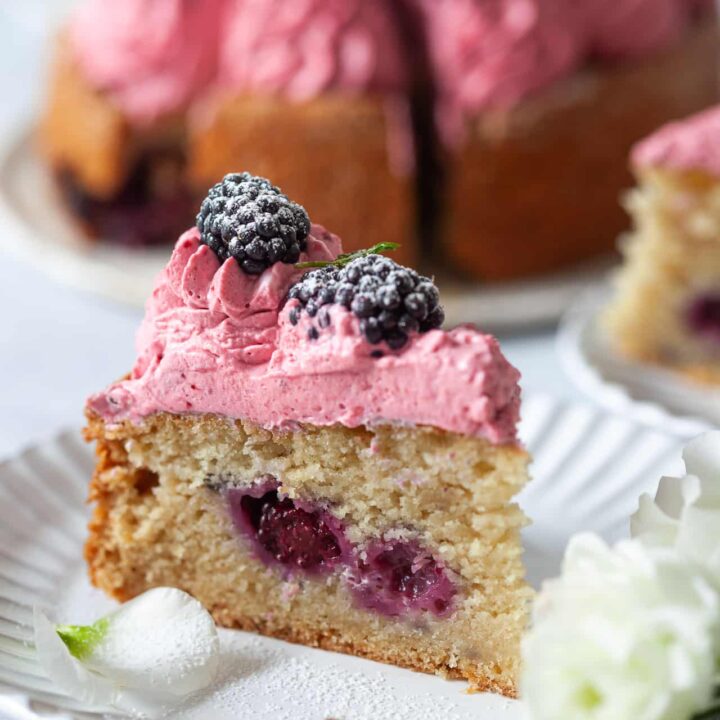 Easy Blackberry Yogurt Cake